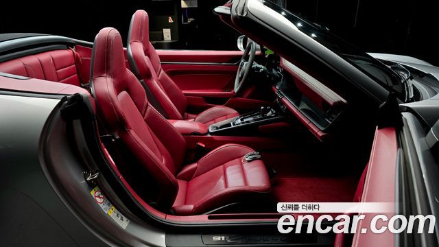 Porsche 911 (992) Carrera 4 GTS Cabriolet 2024 — фото 26