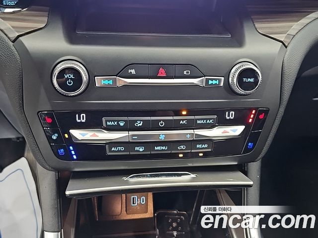Ford Explorer (VI) 2.3 LimIted 4WD 2020 — фото 16