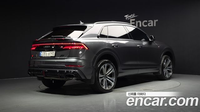 Audi Q8 (4M) 55 TFSI Quattro Premium 2023 — фото 2
