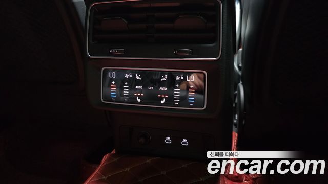 Audi Q8 (4M) 55 TFSI Quattro Premium 2023 — фото 19