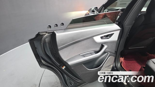 Audi Q8 (4M) 55 TFSI Quattro Premium 2023 — фото 25