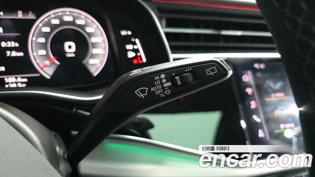 Audi Q8 (4M) 55 TFSI Quattro Premium 2023 — фото 36