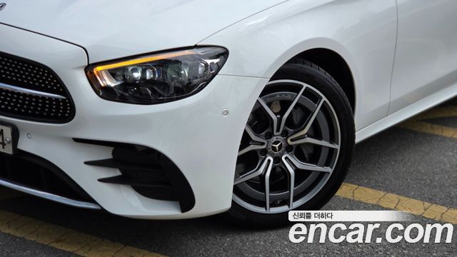 Mercedes-Benz E-Class (W213) E220d 4MATIC AMG Line 2022 — фото 2
