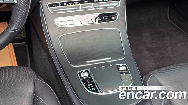 Mercedes-Benz E-Class (W213) E220d 4MATIC AMG Line 2022 — фото 8