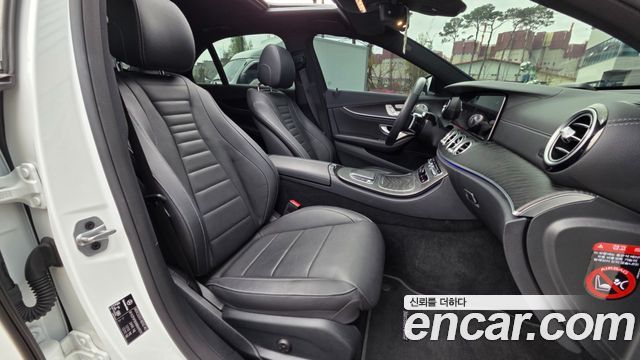 Mercedes-Benz E-Class (W213) E220d 4MATIC AMG Line 2022 — фото 17