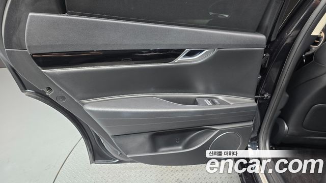 Genesis G80 (RG3) Gasoline 3.5 Turbo AWD 2024 — фото 25