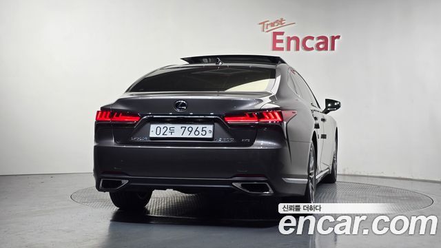 Lexus LS500 (V) 3.5 Luxury AWD 2018 — фото 4