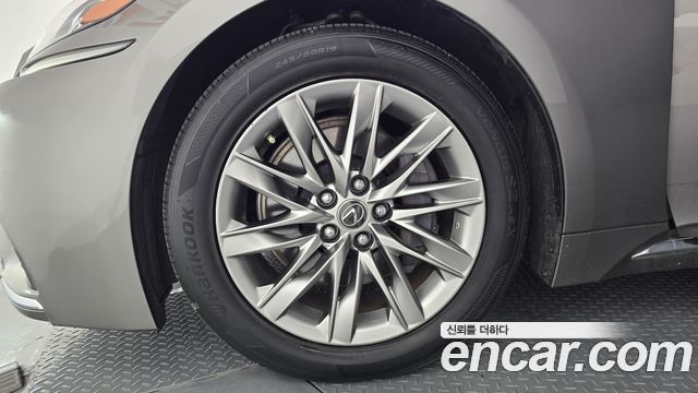 Lexus LS500 (V) 3.5 Luxury AWD 2018 — фото 5
