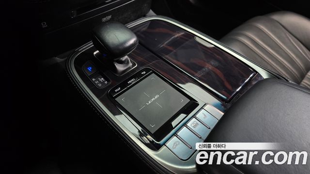 Lexus LS500 (V) 3.5 Luxury AWD 2018 — фото 9