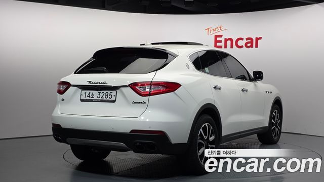 Maserati Levante 3.0 AWD 2017 — фото 2