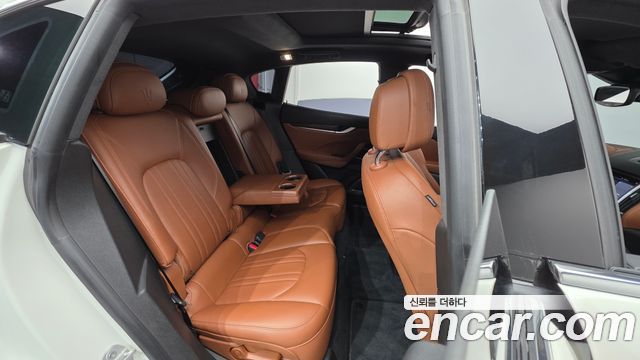 Maserati Levante 3.0 AWD 2017 — фото 18