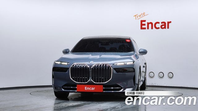 BMW 7 Series (G70) 740i sDrive Design Pure Excellence 2023 — фото 3