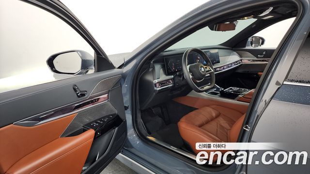 BMW 7 Series (G70) 740i sDrive Design Pure Excellence 2023 — фото 10