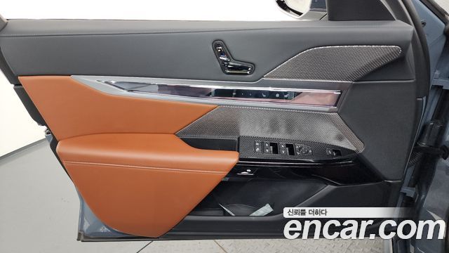 BMW 7 Series (G70) 740i sDrive Design Pure Excellence 2023 — фото 30