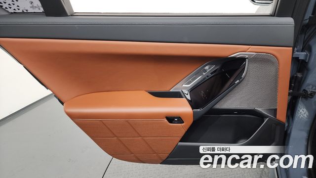 BMW 7 Series (G70) 740i sDrive Design Pure Excellence 2023 — фото 31