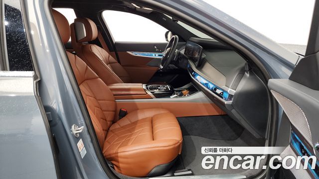 BMW 7 Series (G70) 740i sDrive Design Pure Excellence 2023 — фото 32