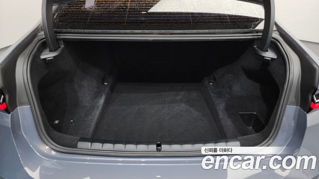 BMW 7 Series (G70) 740i sDrive Design Pure Excellence 2023 — фото 33