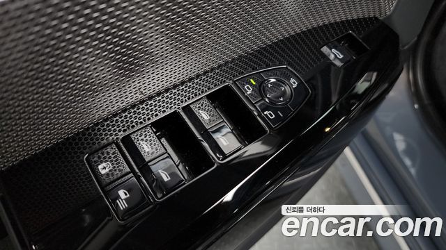 BMW 7 Series (G70) 740i sDrive Design Pure Excellence 2023 — фото 40
