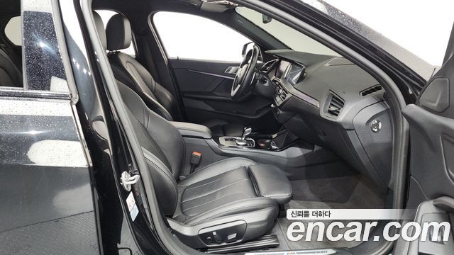 BMW 1 Series (F40) 120i M Sports 2022 — фото 11