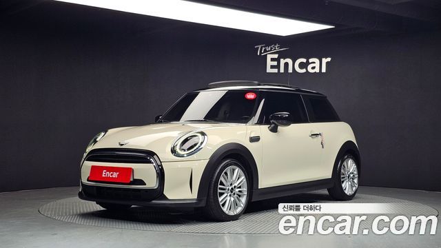 MINI Cooper Classic Plus 3rd 2022 — фото 1