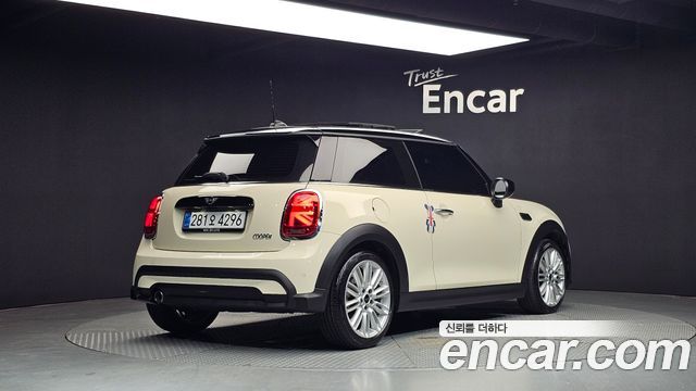 MINI Cooper Classic Plus 3rd 2022 — фото 2