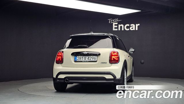 MINI Cooper Classic Plus 3rd 2022 — фото 4