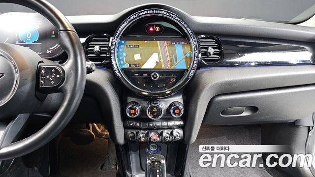 MINI Cooper Classic Plus 3rd 2022 — фото 13
