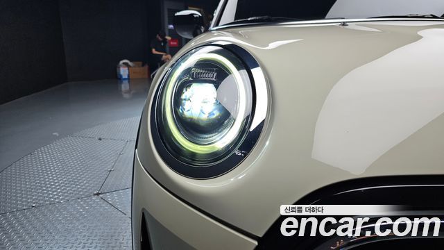 MINI Cooper Classic Plus 3rd 2022 — фото 22