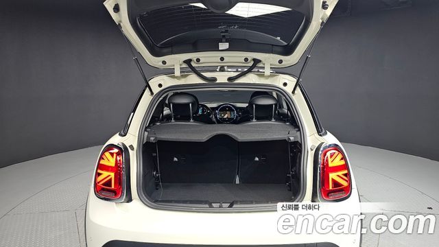 MINI Cooper Classic Plus 3rd 2022 — фото 30