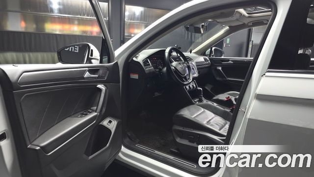 Volkswagen Tiguan Allspace 2.0 TDI Prestige 2018 — фото 10