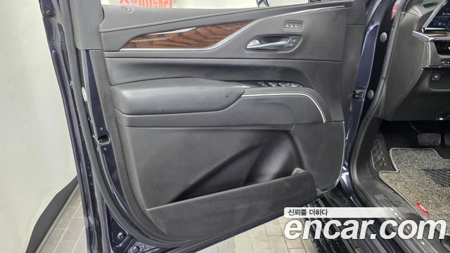 Cadillac Escalade (V) 6.2 Sports Platinum 2022 — фото 30