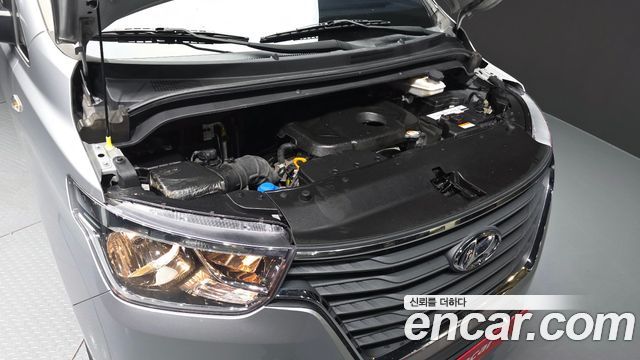 Hyundai Grand Starex Van 3-Seater Smart 2021 — фото 6