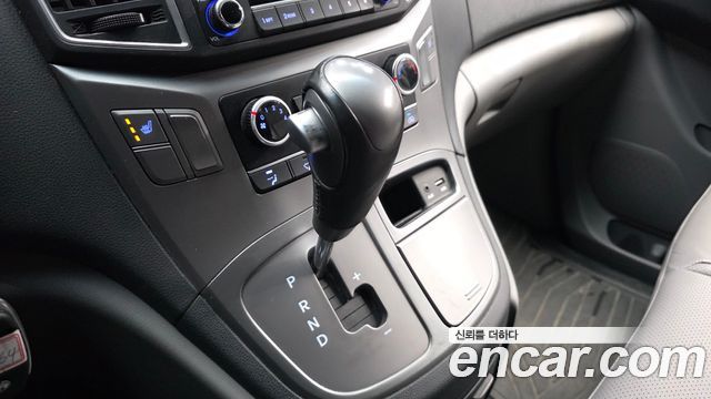 Hyundai Grand Starex Van 3-Seater Smart 2021 — фото 9