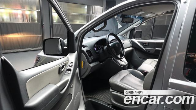 Hyundai Grand Starex Van 3-Seater Smart 2021 — фото 10