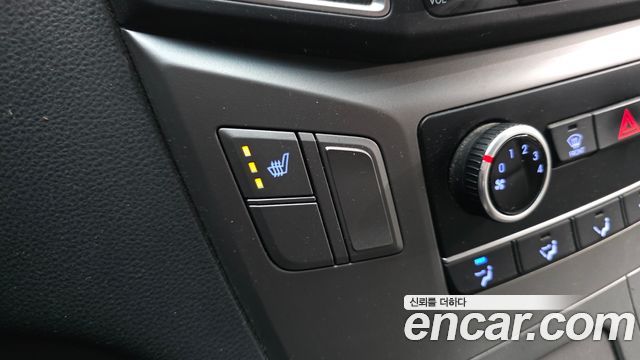 Hyundai Grand Starex Van 3-Seater Smart 2021 — фото 16