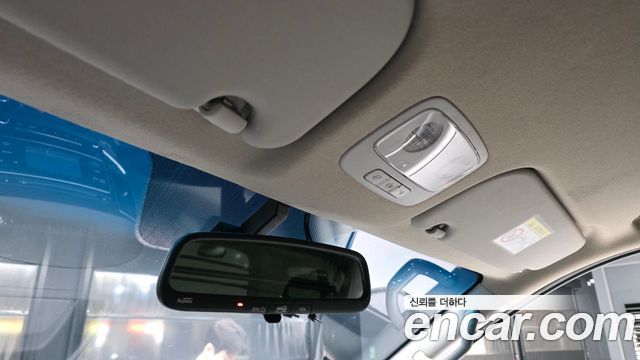 Hyundai Grand Starex Van 3-Seater Smart 2021 — фото 18
