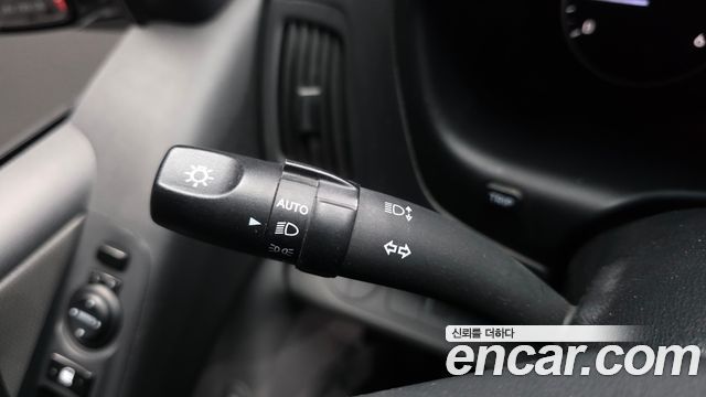 Hyundai Grand Starex Van 3-Seater Smart 2021 — фото 28