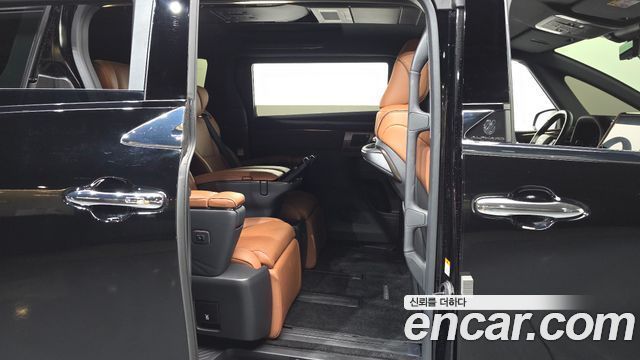 Toyota Alphard (IV) 2.5 HEV Executive AWD 2025 — фото 16
