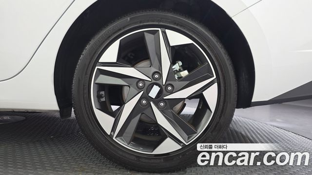 Hyundai Avante (CN7) 1.6 Inspiration 2023 — фото 27