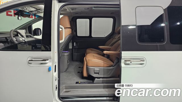 Hyundai Staria 4WD Lounge 7-Seater Inspiration 2024 — фото 11