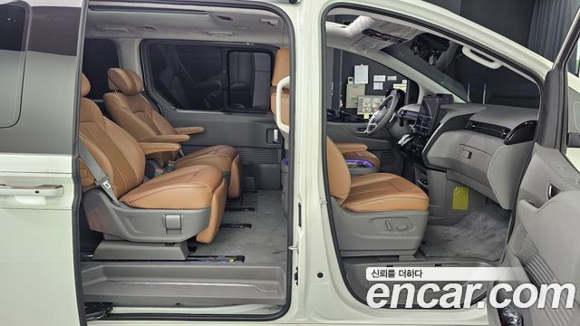 Hyundai Staria 4WD Lounge 7-Seater Inspiration 2024 — фото 12