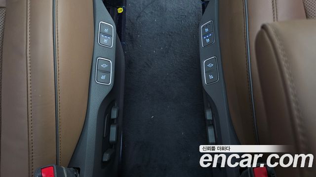 Hyundai Staria 4WD Lounge 7-Seater Inspiration 2024 — фото 18