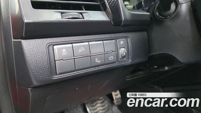 KG Mobility (SsangYong) Rexton Sports Khan Diesel 2.2 4WD Dynamic Edition (5-Link) 2021 — фото 13
