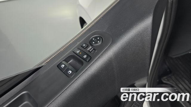 Hyundai Staria HEV 1.6 Cargo 5-Seater Modern 2025 — фото 15