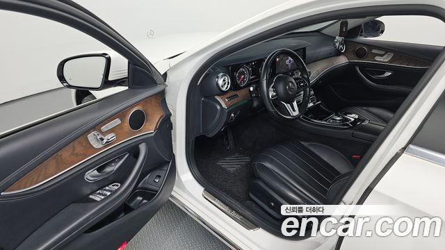 Mercedes-Benz E-Class (W213) E220d 4MATIC Exclusive 2020 — фото 10