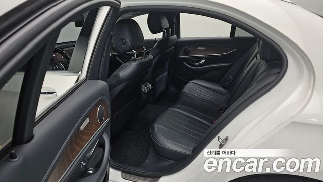 Mercedes-Benz E-Class (W213) E220d 4MATIC Exclusive 2020 — фото 12