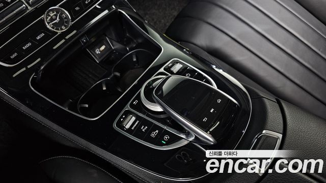 Mercedes-Benz E-Class (W213) E220d 4MATIC Exclusive 2020 — фото 18
