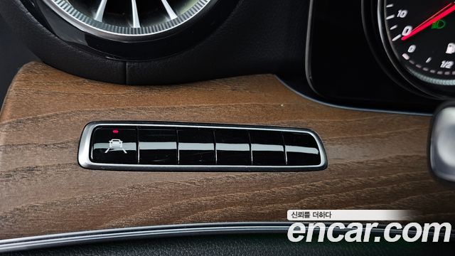 Mercedes-Benz E-Class (W213) E220d 4MATIC Exclusive 2020 — фото 27
