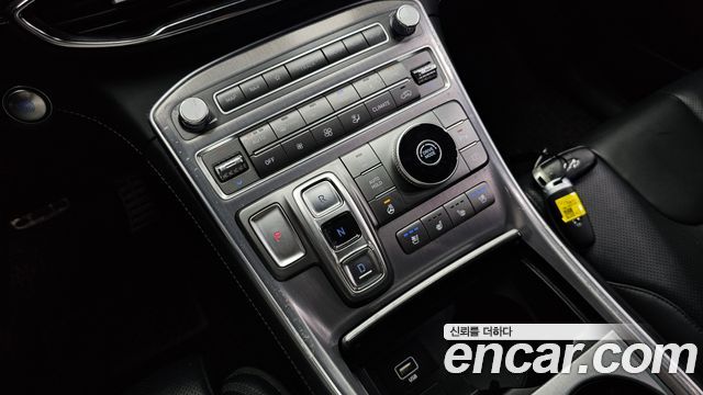 Hyundai Santa Fe Diesel 2.2 2WD Calligraphy 2021 — фото 9