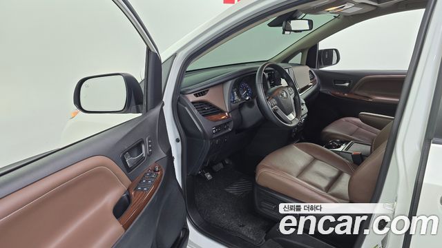 Toyota Sienna 3.5 AWD 2020 — фото 10
